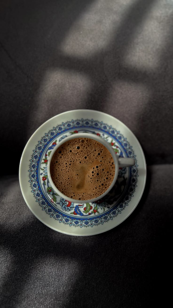 قهوه ترکیبی ۷۰٪ عربیکا ۳۰٪ روبوستا ویژه باریستا – بسته‌بندی حرفه‌ای پابلوکافی با طعم شکلاتی و کرمای بالا