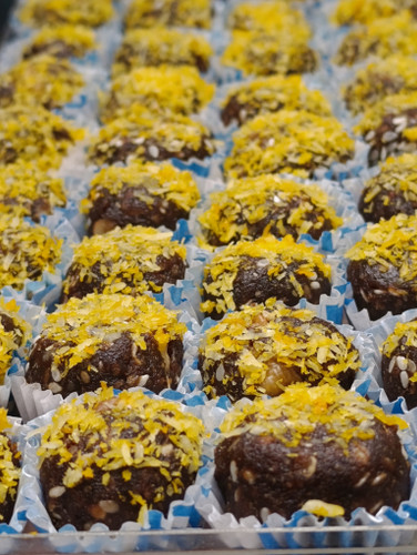 میانوعده سالم بدون شکر ProBall کنار قهوه